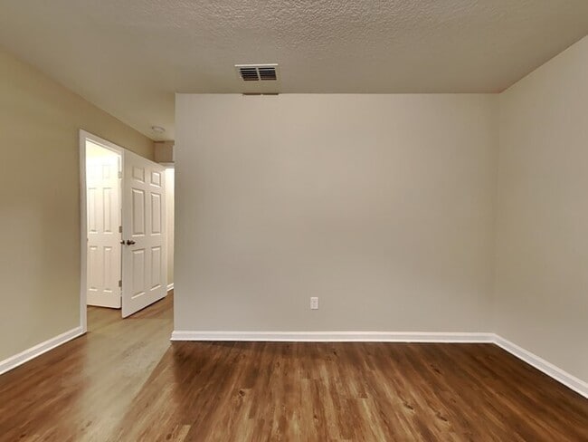 Building Photo - 7033 Camfield Landing Dr