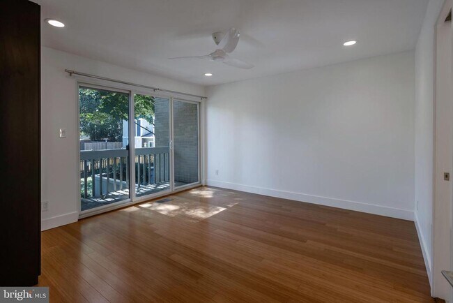 Building Photo - 5250 Pooks Hill Rd