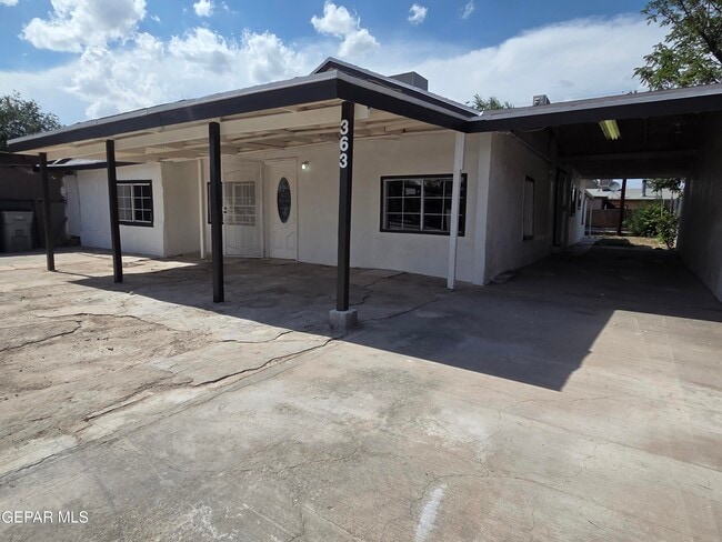 Building Photo - 363 Ontiveros St