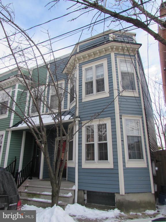 Building Photo - 112 Commerce St