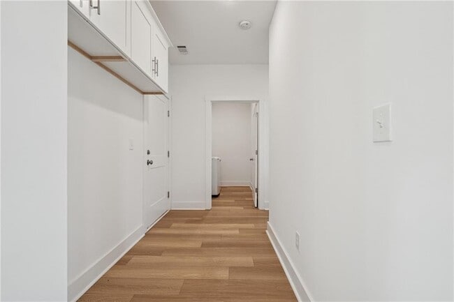 Building Photo - 2049 Chestnut Oak Trl