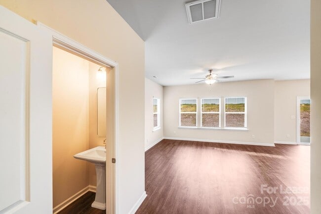 Building Photo - 2019 Sadler Wds Ln