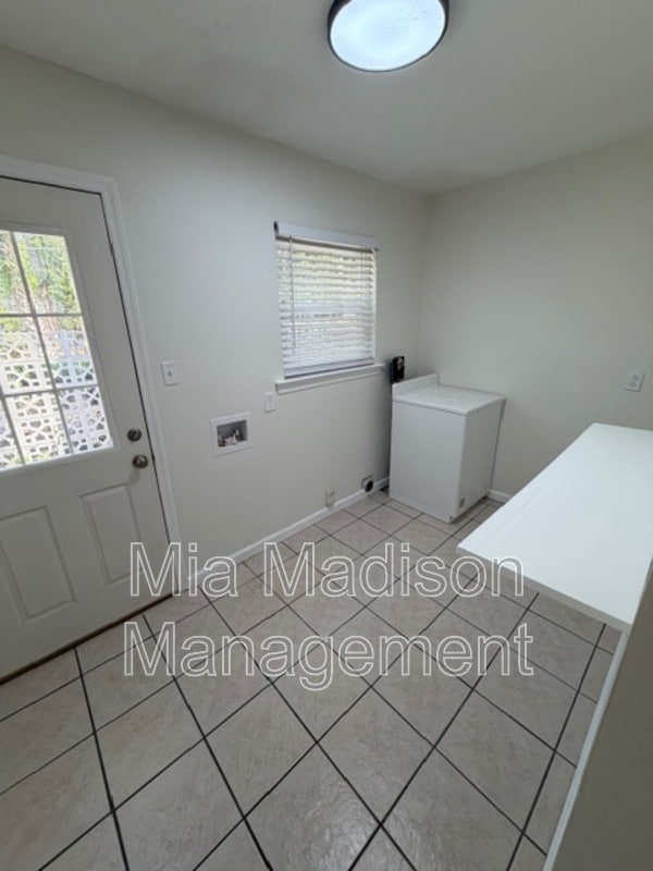 Building Photo - 112 Jacquelyn Dr