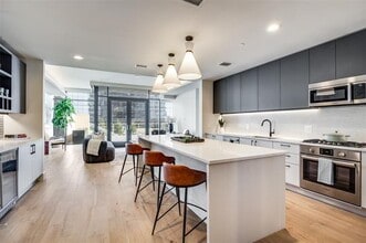 Building Photo - 8119 Douglas Ave