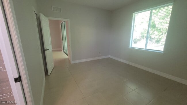 Building Photo - 3208 SW 17th Pl