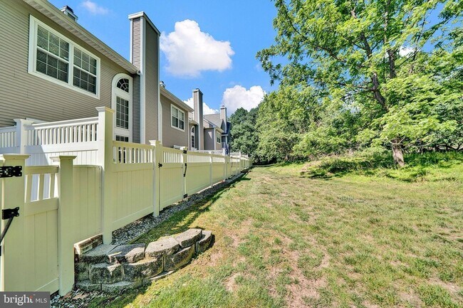 Building Photo - 307 Bollen Ct