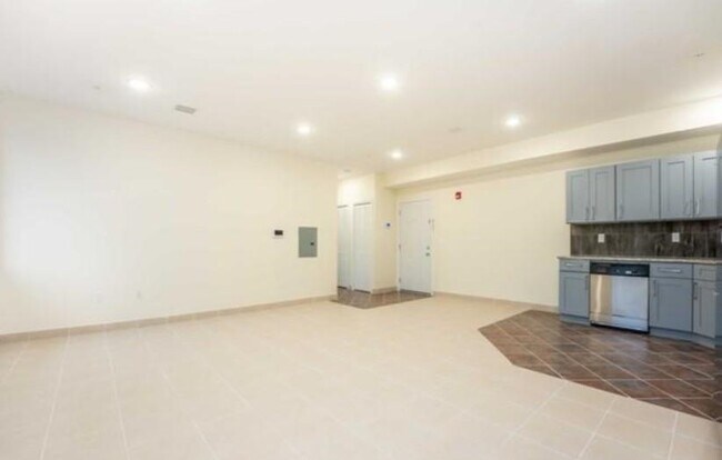 Building Photo - 44 Bergen Blvd