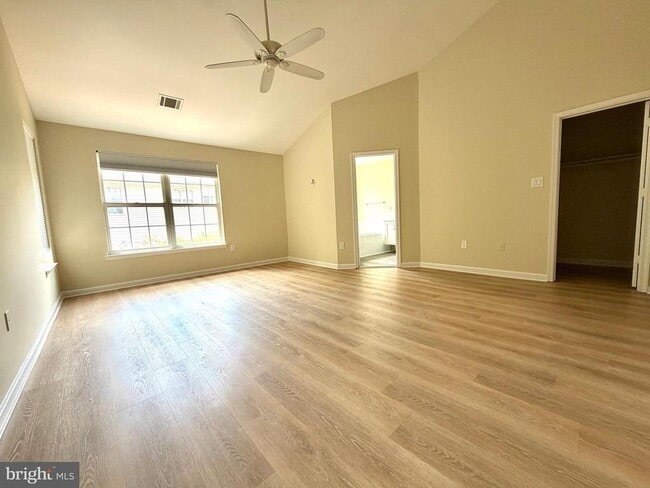 Building Photo - 47403 Darkhollow Falls Terrace