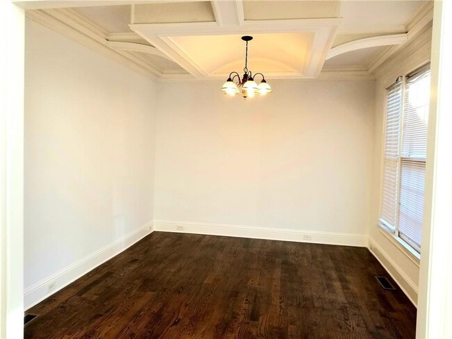 Building Photo - 3306 Chastain Ridge Dr
