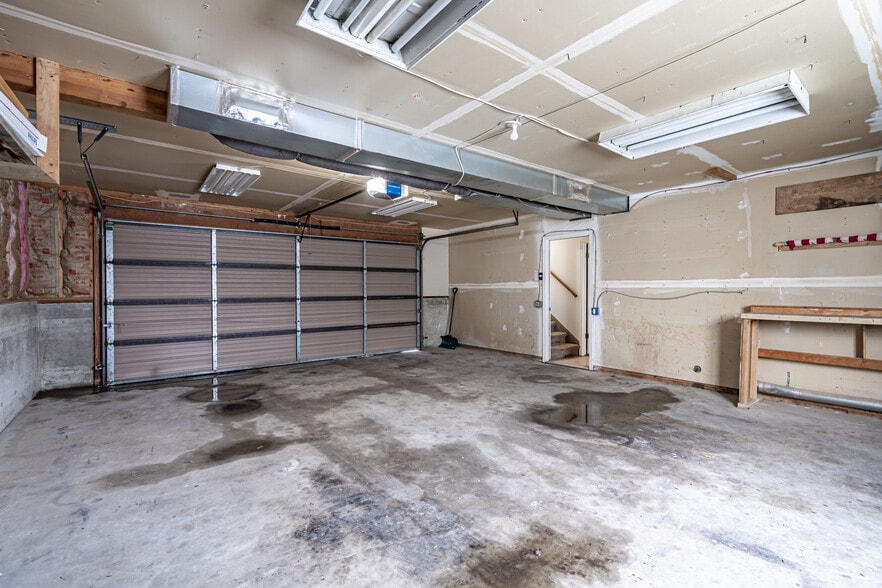 Building Photo - 4860 Freedom Ave