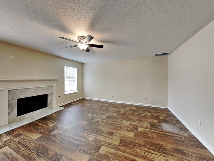 Building Photo - 6095 Trotters Cir