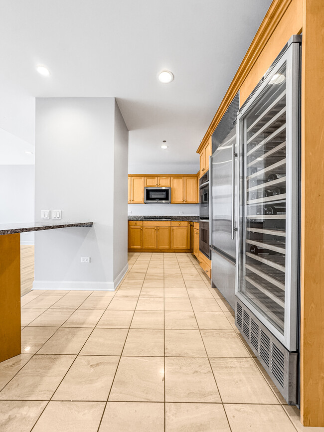 Building Photo - 415 E North Water St