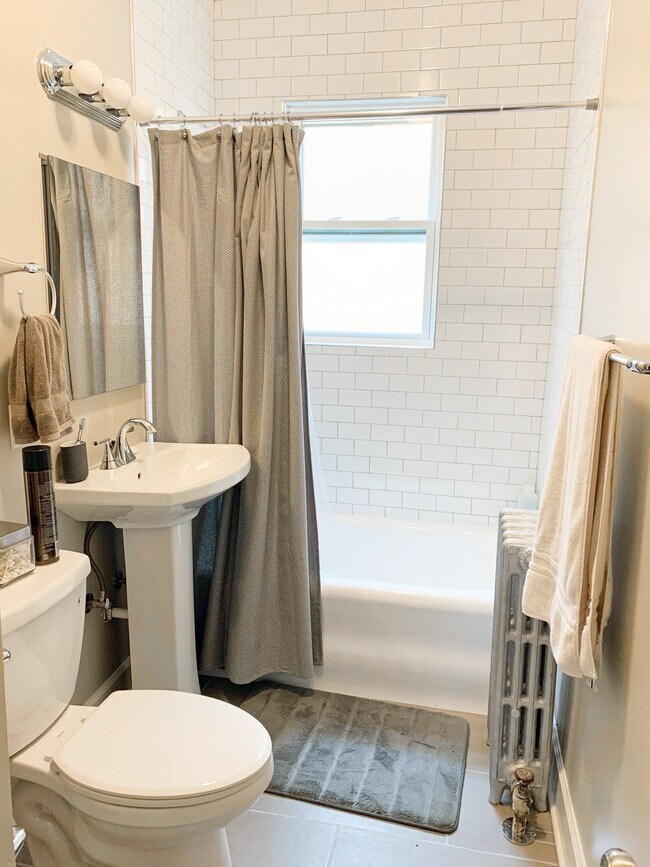 Building Photo - 1921 Grove Ave