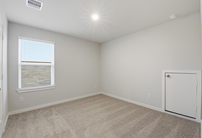 Building Photo - 4011 Ancient Honor Dr