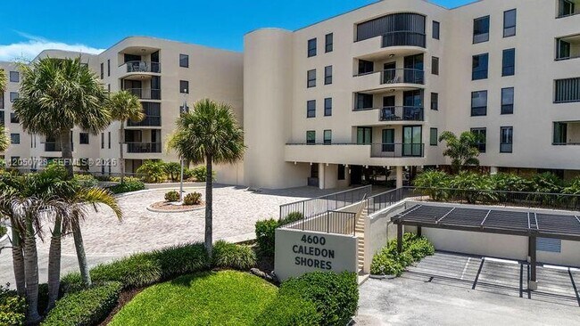 Building Photo - 4600 Jimmy Buffett Mem Hwy
