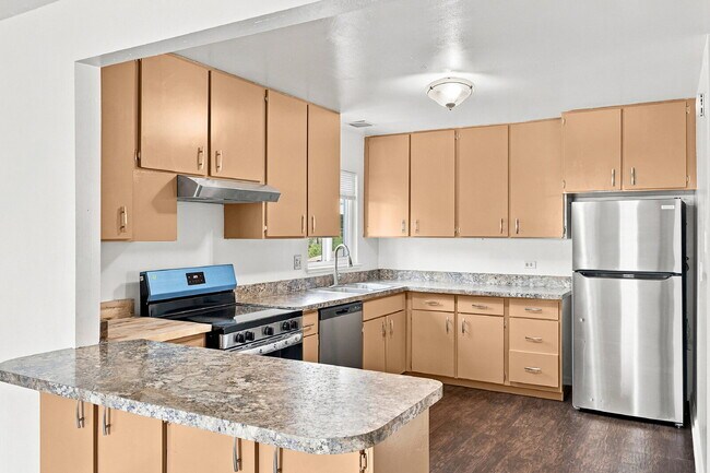 Building Photo - $2,590.95 with $300 Off The First Month's Rent, 4 Beds - 2 Bath, Single Family Home in Denver wit...