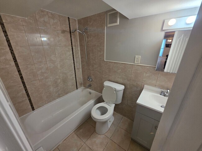 Building Photo - 10903 Nandina Ct