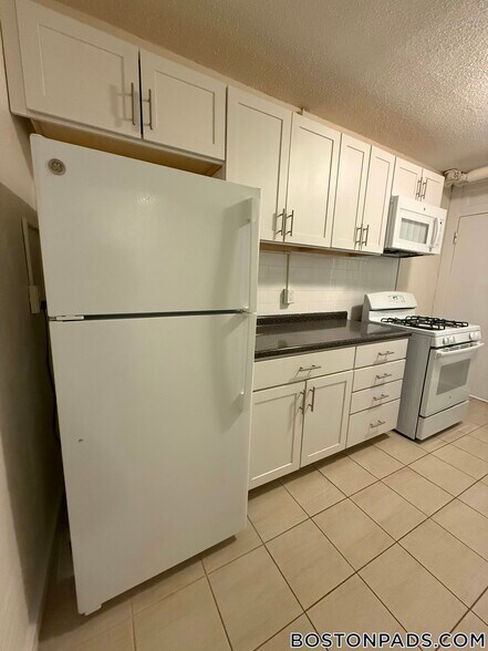 Building Photo - 7 Barrows St