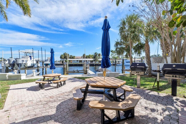 Building Photo - 740 S Federal Hwy