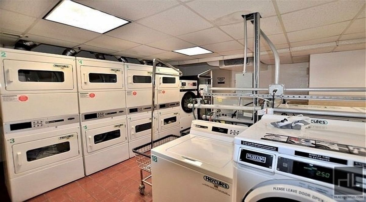 Building Photo - EAST 49 STREET