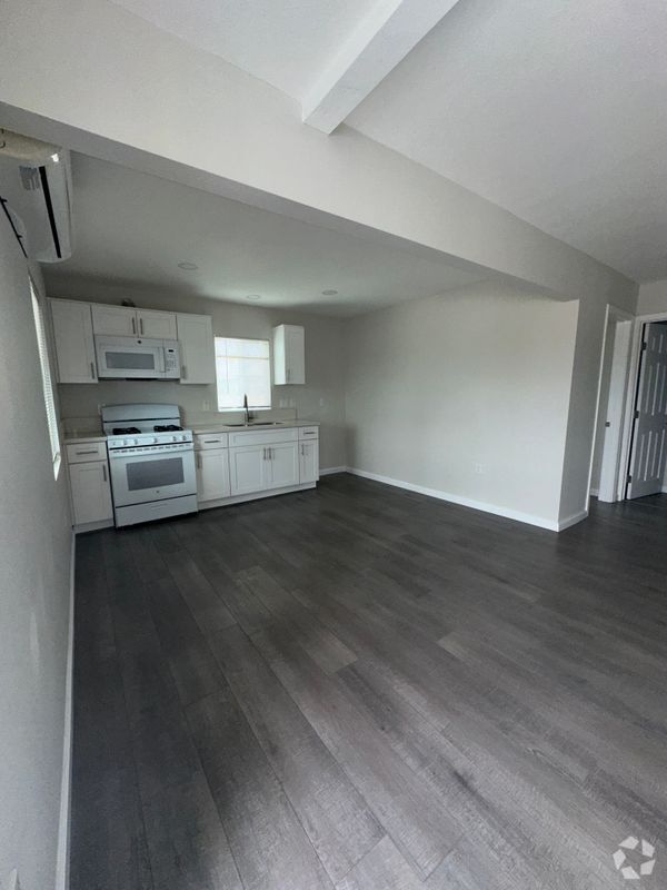 Building Photo - 4734 E 57th St