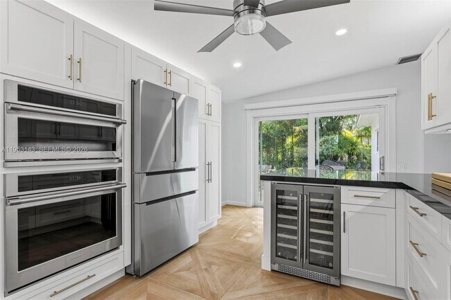 Building Photo - 7801 SW 58th Ave