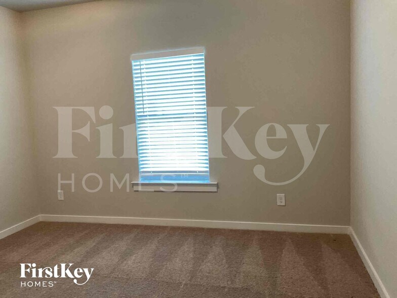 Building Photo - 145 Avalon Wy