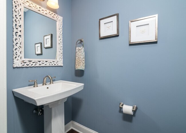 Building Photo - 115 Halsted Dr