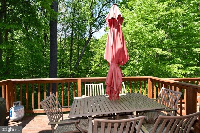 Building Photo - 5433 Grove Ridge Way