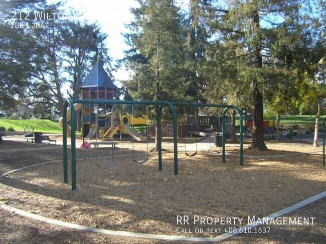 Building Photo - 212 Wilton Dr