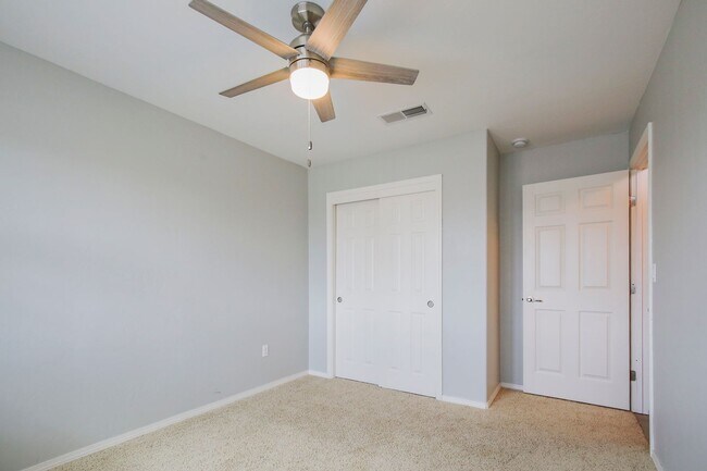Building Photo - Well Maintained 4 Bedroom 2 Bath Home with...