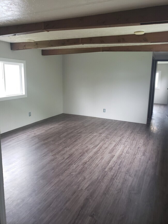 Building Photo - 3 bed 1.5 bath mobile