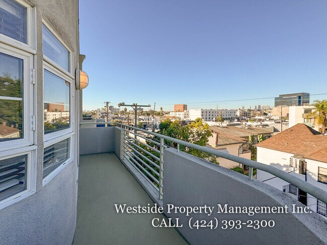 Building Photo - 133 S Flores St