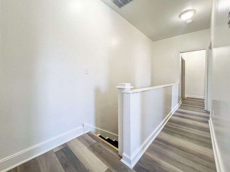 Building Photo - 608 Halifax St