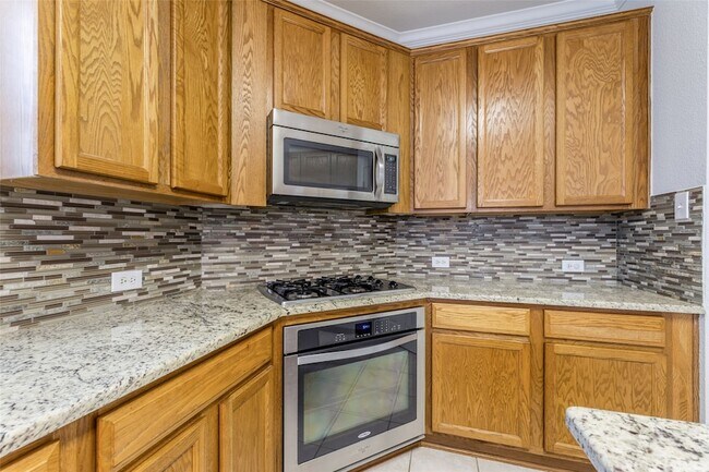 Building Photo - 8417 Robertson Dr