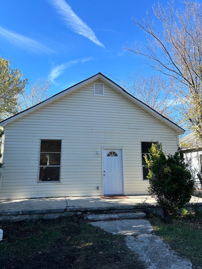 Primary Photo - 3 Bedroom Home in Chattanooga