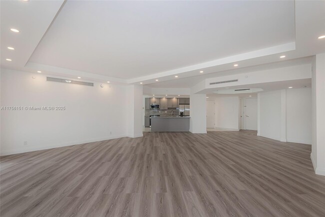 Building Photo - 19500 Turnberry Way