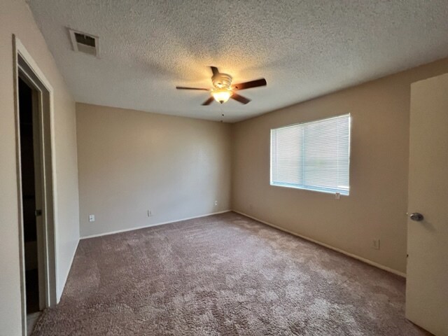 Building Photo - 320 Highland Estates Dr