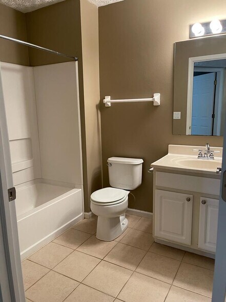 Bathroom - 2 - 5588 Cypress Chase