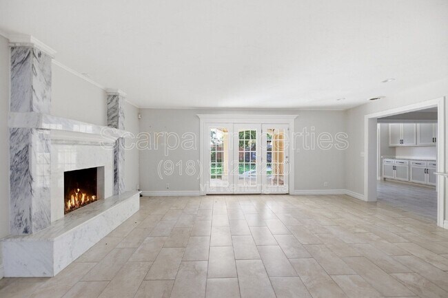 Building Photo - 6812 E 55th St