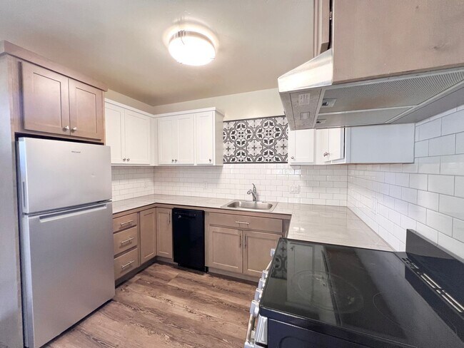 Building Photo - CHECK OUT THIS COZY STUDIO APARTMENT NEAR ...