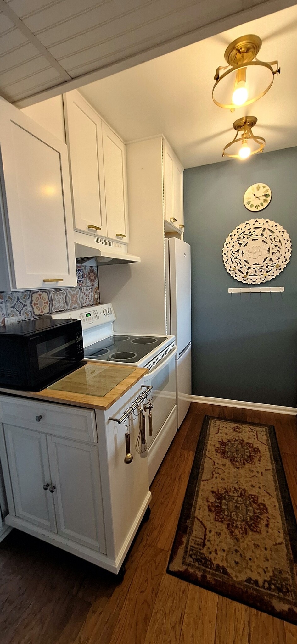 Building Photo - 807 W Trinity Ave