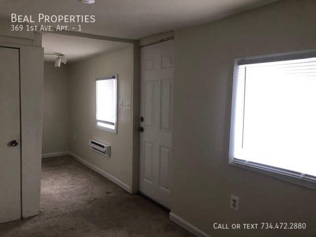 Building Photo - 369 1st Ave