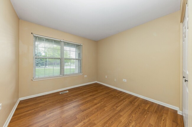 Building Photo - 2211 Waterleaf Ct
