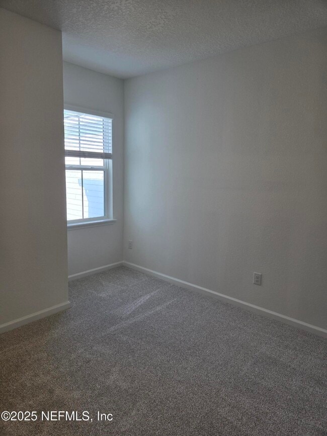 Building Photo - 203 Brandon Lks Dr