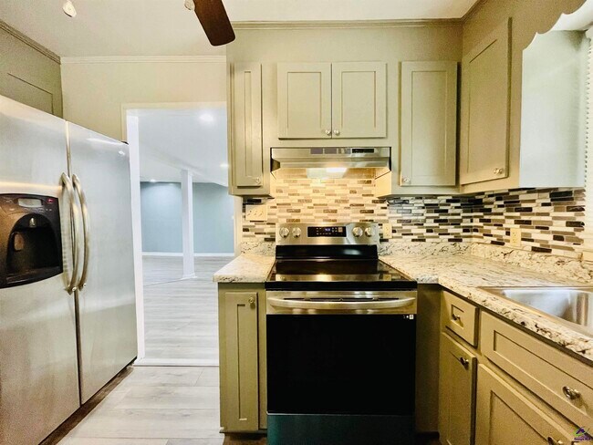 Building Photo - 107 Evelyn Dr