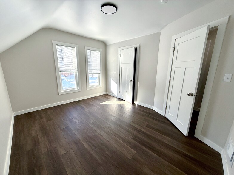 Building Photo - 427 Jefferson St