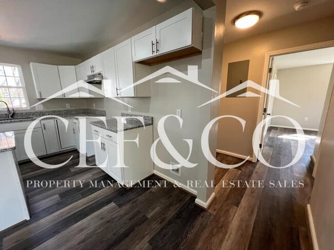 Building Photo - Adorably renovated 4 bedroom 2 bathroom home now available