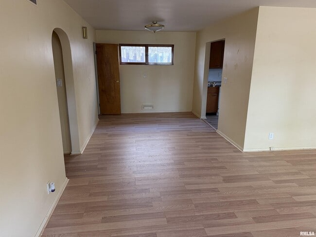 Building Photo - 2944 S 5th St