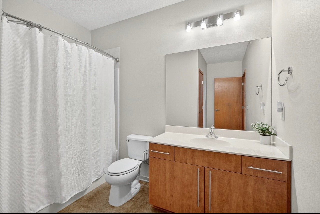 Building Photo - 640 S 50th St